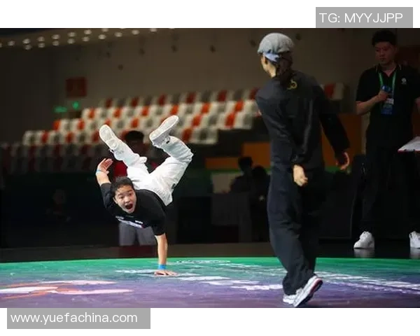 全国街舞大赛点评武汉极限运动队展现灵活性与创意的精彩表现